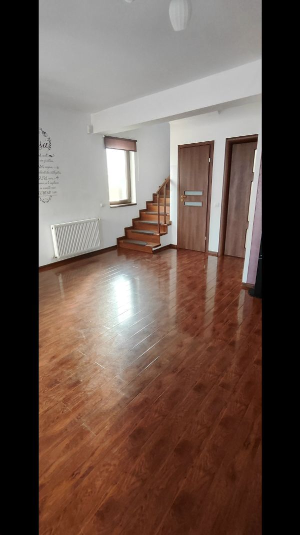Casă/Vilă 5 camere • Dragomirești-Deal