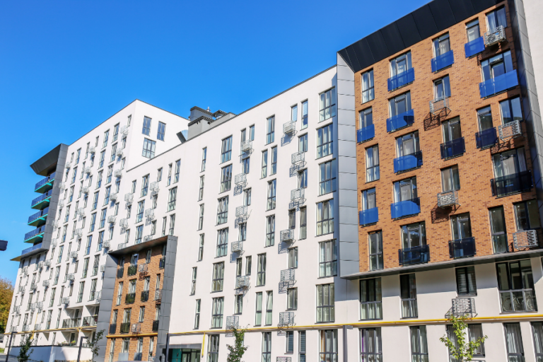 bloc vechi sau bloc nou