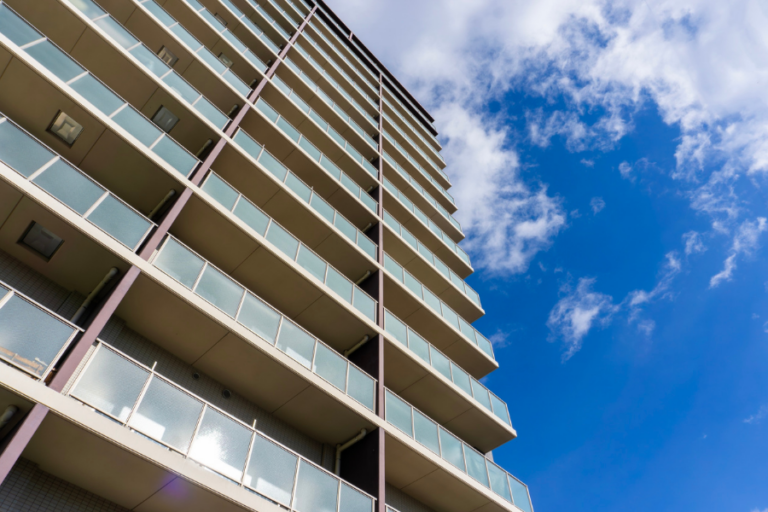 ce etaj e mai bun la chirie